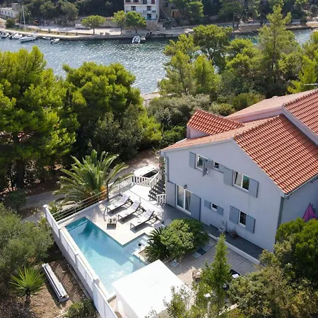 Villa Angela - By Guide Lastovo